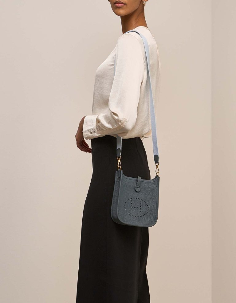 Hermès Evelyne 16 Taurillon Clémence Bleu Orage / Bleu Brume Front | Verkaufen Sie Ihre Designer-Tasche