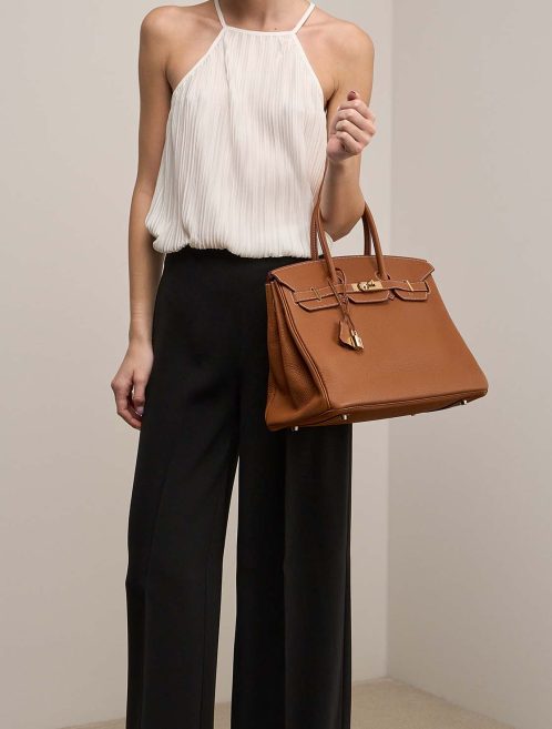 Hermès Birkin 35 Togo Gold on Model | Sell your designer bag