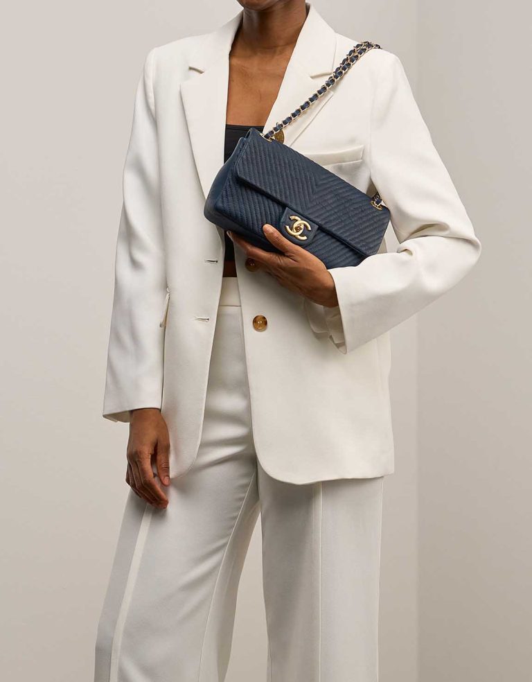 Chanel Timeless Surpique Medium Crinkled Kalbsleder Blue Front | Verkaufen Sie Ihre Designer-Tasche