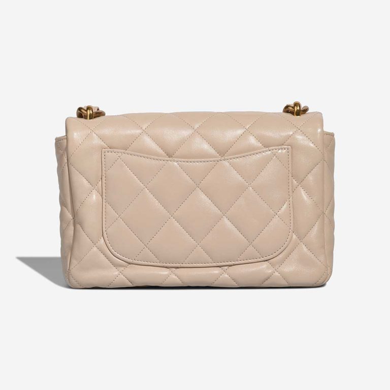 Chanel Flap Bag Medium Lammleder Off White | Verkaufen Sie Ihre Designer-Tasche