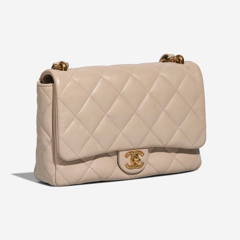 Chanel Flap Bag Medium Lammleder Off White | Verkaufen Sie Ihre Designer-Tasche