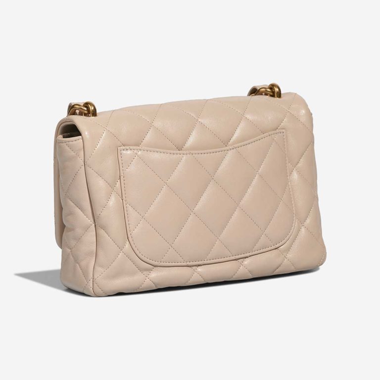 Chanel Flap Bag Medium Lammleder Off White | Verkaufen Sie Ihre Designer-Tasche