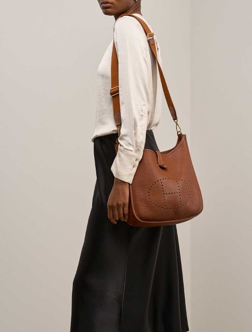 Hermès Evelyne 29 Clémence Gold on Model | Sell your designer bag