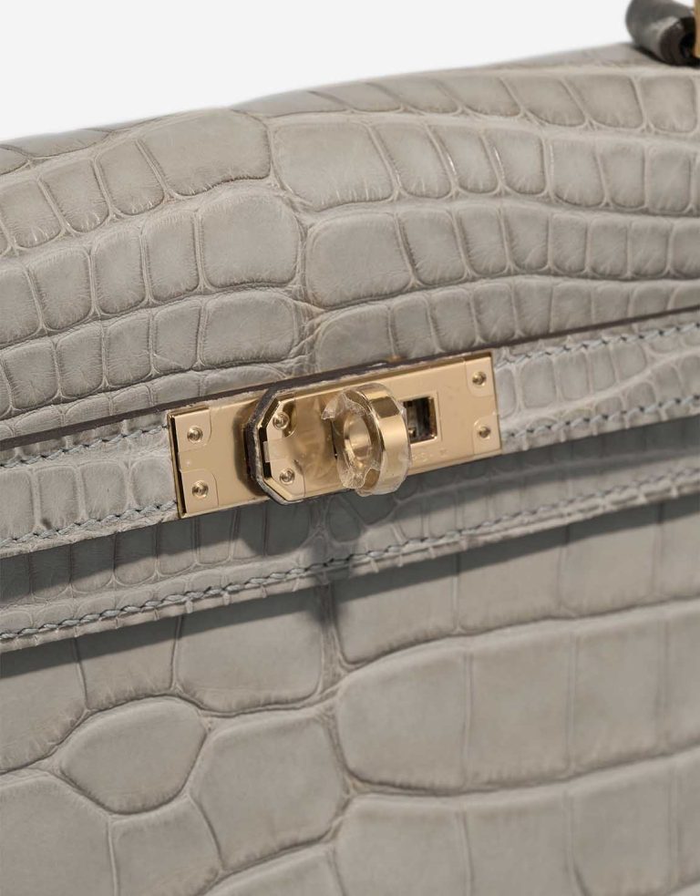 Hermès Kelly 25 Matte Alligator Gris Perle / Rose Pourpre Closing System | Sell your designer bag