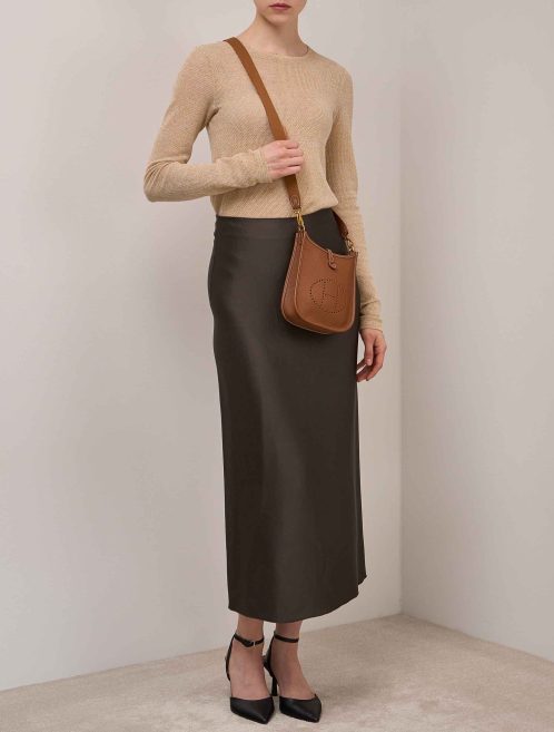 Hermès Evelyne 16 Clémence Gold on Model | Sell your designer bag