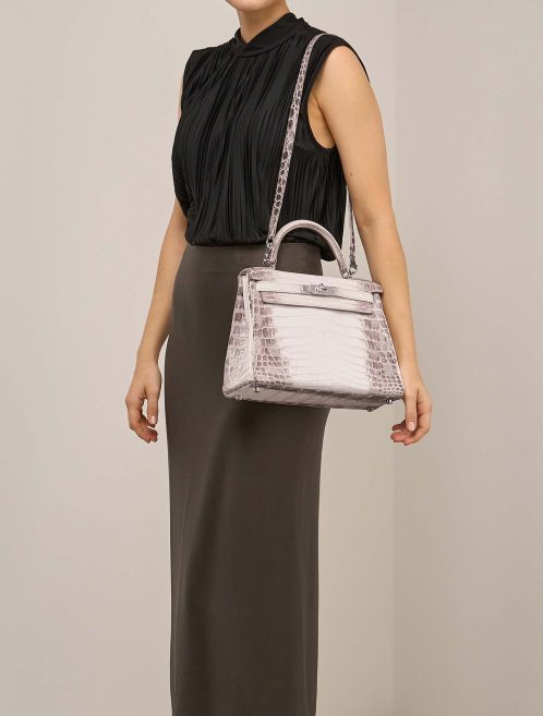 Hermès Kelly Himalaya 28 Niloticus Crocodile White on Model | Sell your designer bag