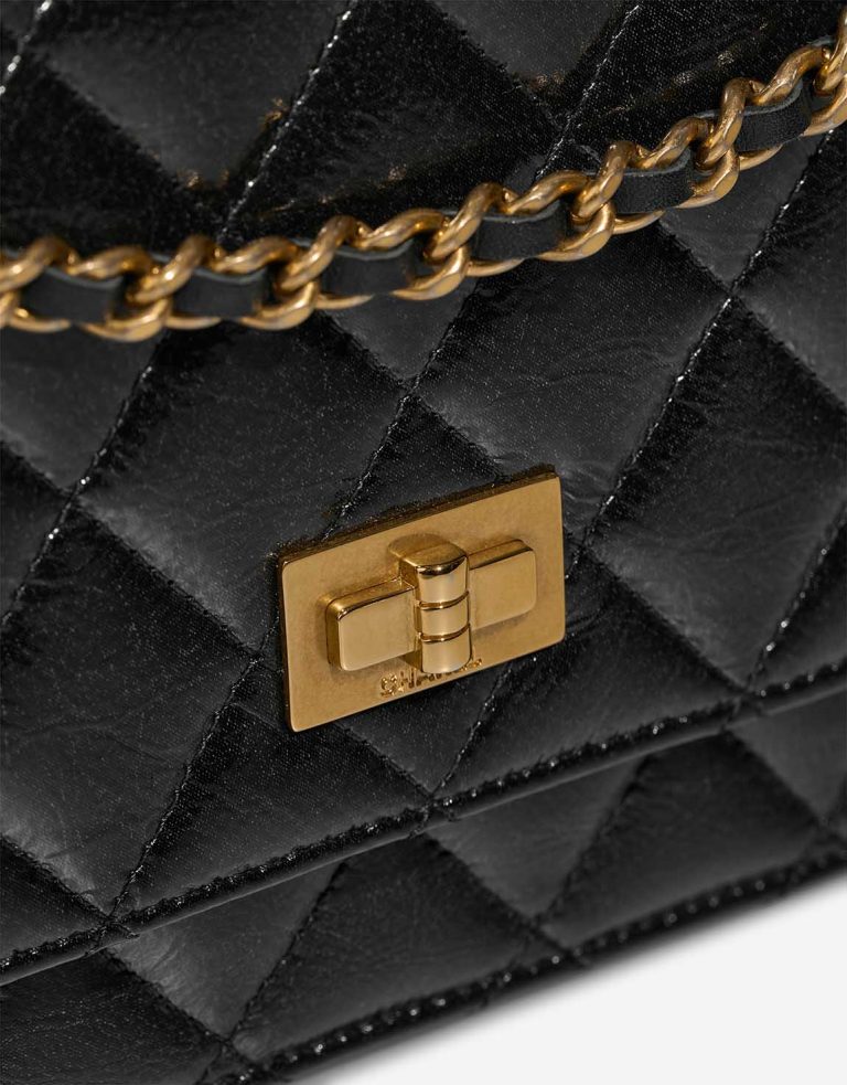 Chanel 2.55 Neuauflage Wallet On Chain Patent Schwarzes Verschlusssystem | Verkaufen Sie Ihre Designertasche