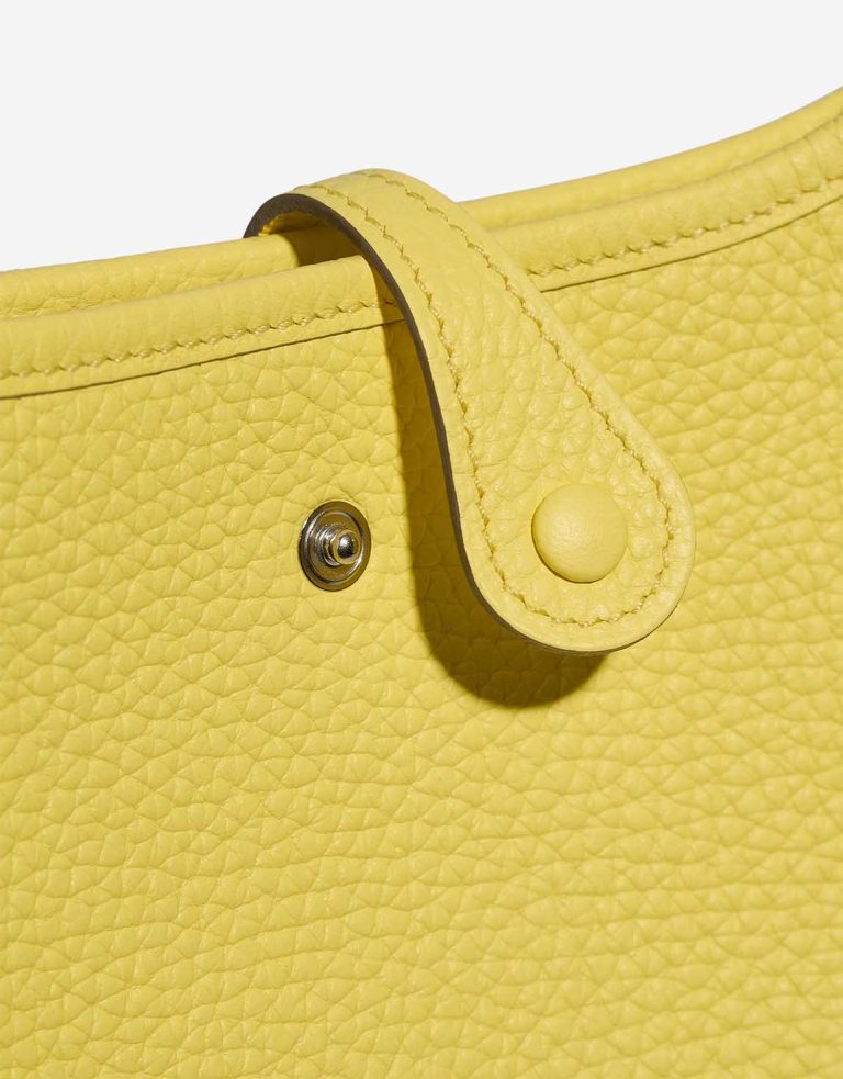 Hermès Evelyne 16 Taurillon Clémence Lime Front | Verkaufen Sie Ihre Designertasche