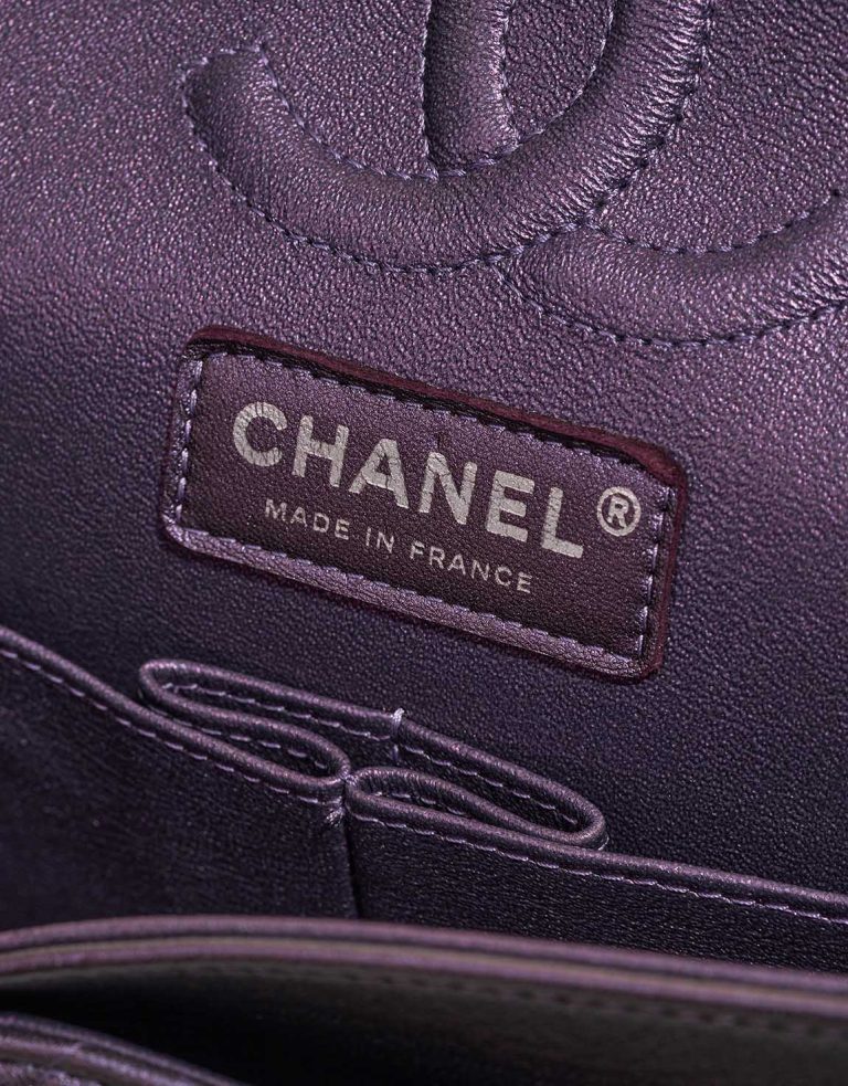 Chanel Timeless Mittel Lammleder Schillerndes violettes Logo | Verkaufen Sie Ihre Designertasche