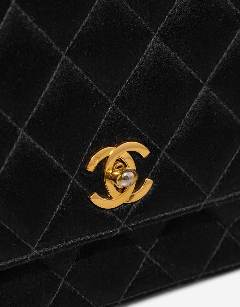 Chanel Timeless Poignée Mini Satin Noir Système de fermeture | Vendez votre sac de créateur