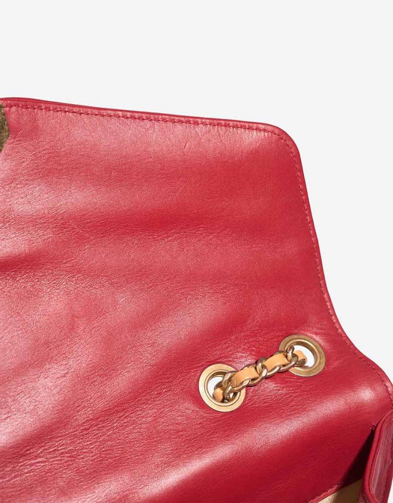 Chanel Gabrielle Flap Bag Medium Lammleder Burgund Anzeichen von Verschleiß | Verkaufen Sie Ihre Designer-Tasche