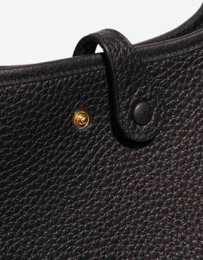 Hermès Evelyne 16 Taurillon Clémence Black Système de fermeture | Vendre votre sac de créateur