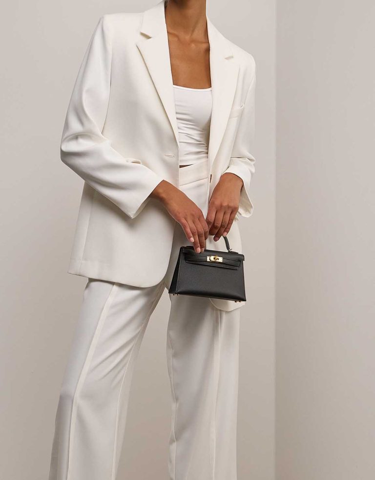 Hermès Kelly Mini Epsom Schwarz Front | Verkaufen Sie Ihre Designer-Tasche