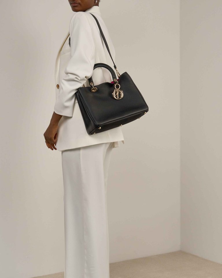 Dior Diorissimo Medium Kalbsleder Schwarz / Fuchsia Front | Verkaufen Sie Ihre Designer-Tasche