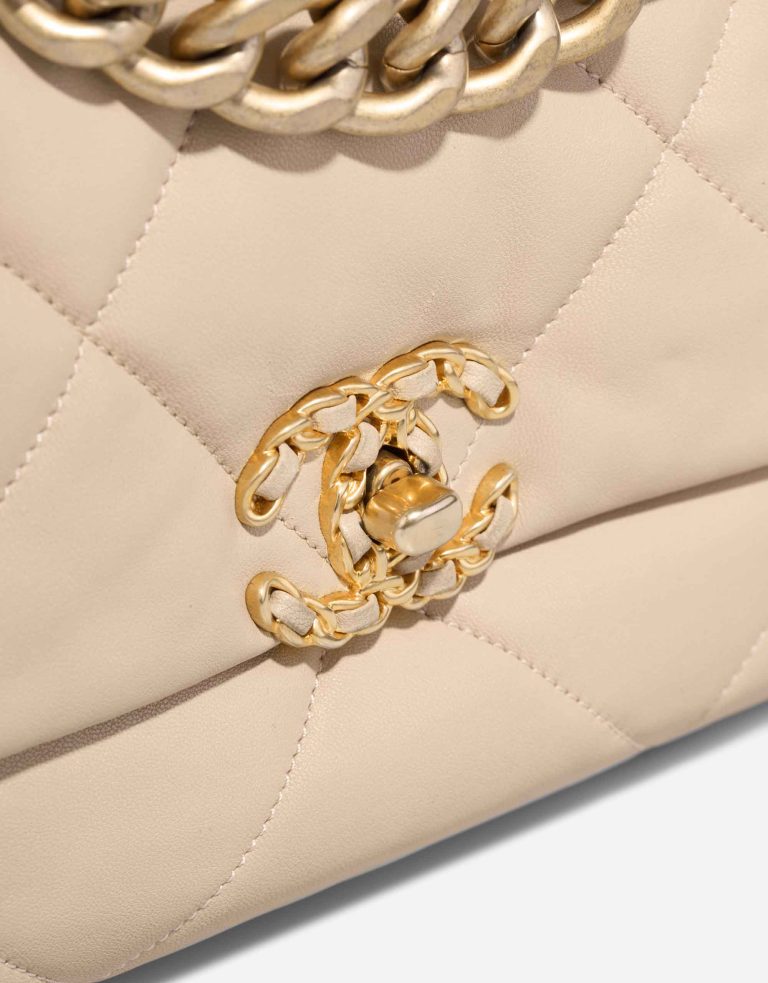 Chanel 19 Flap Bag Lamb Beige Closing System | Sell your designer bag