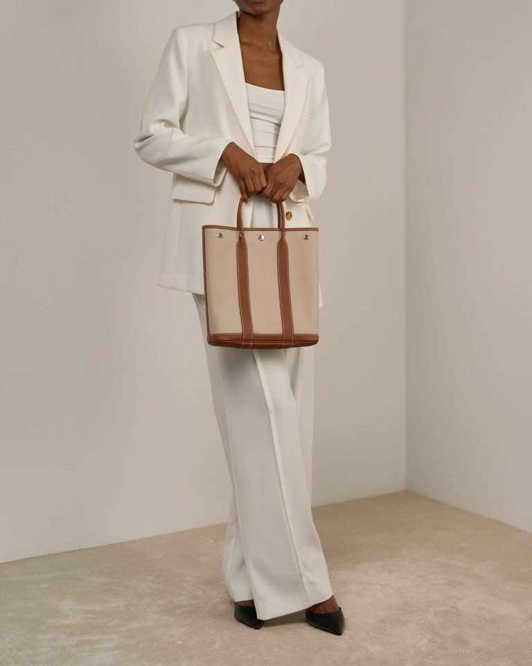 Hermès Garden File 28 Strap Toile / Clémence Béton / Gold Front | Sell your designer bag