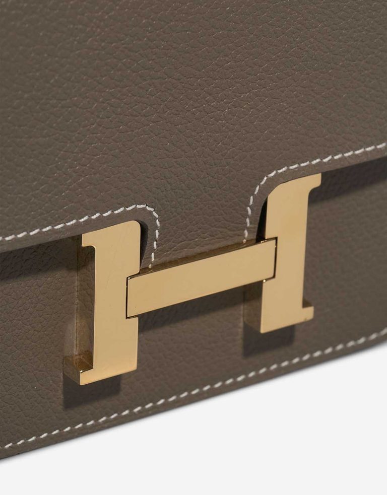 Hermès Constance Slim Wallet Evercolor Étoupe Closing System | Verkaufen Sie Ihre Designer-Tasche