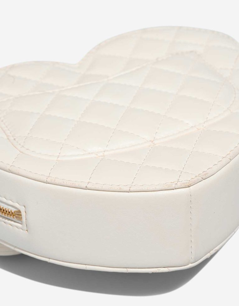 Chanel Timeless Heart Large Lamb White Signs of wear | Sell your designer bag