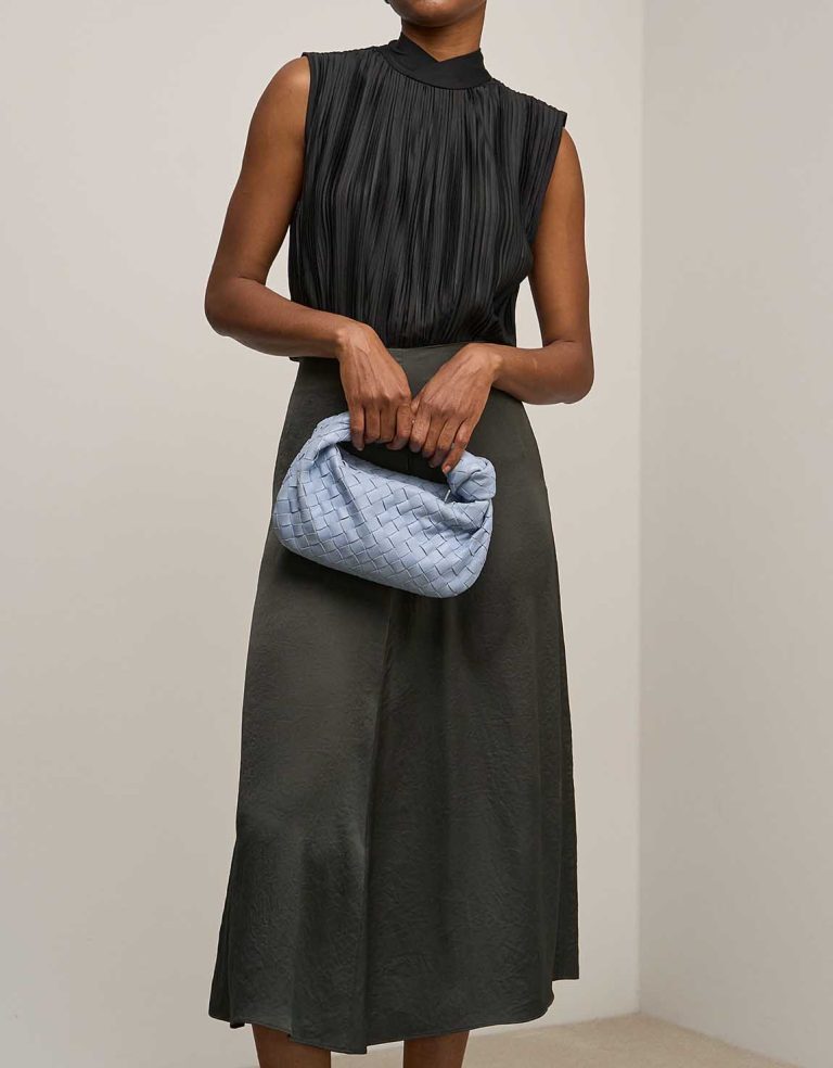 Bottega Veneta Jodie Mini Lammleder Hellblau Front | Verkaufen Sie Ihre Designer-Tasche