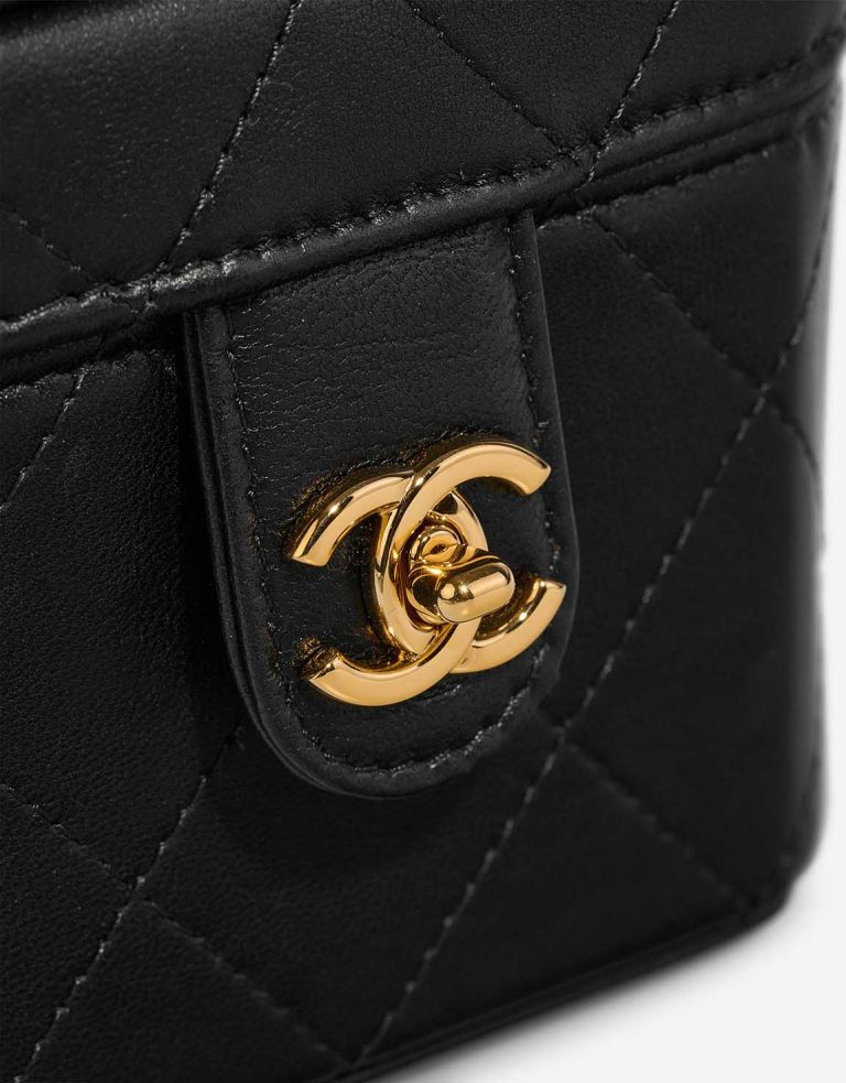 Chanel Vanity Small Lamb Black Closing System | Sell your designer bag