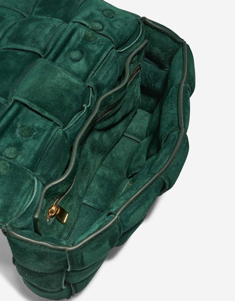 Bottega Veneta Kassette Wildleder Dunkelgrün Innenseite | Verkaufen Sie Ihre Designer-Tasche