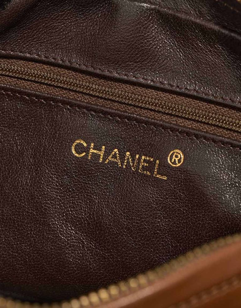 Chanel Camera Bag Medium Lamb Brown Logo | Vendez votre sac de créateur