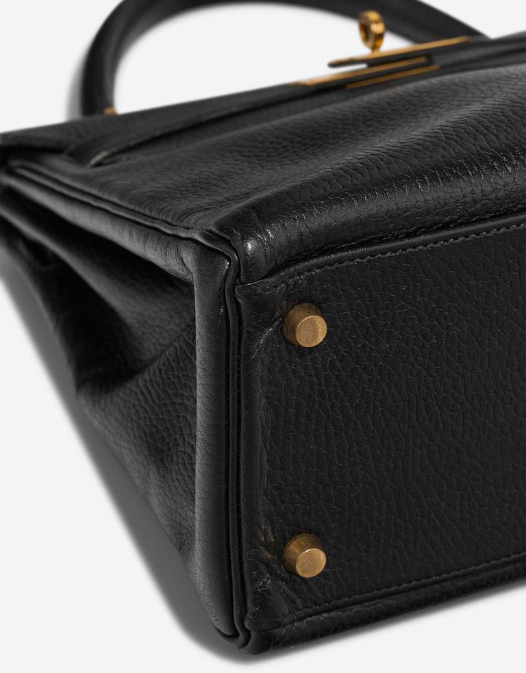 Hermès Kelly 28 Ardennes Black Signes d'usure | Vendez votre sac de créateur