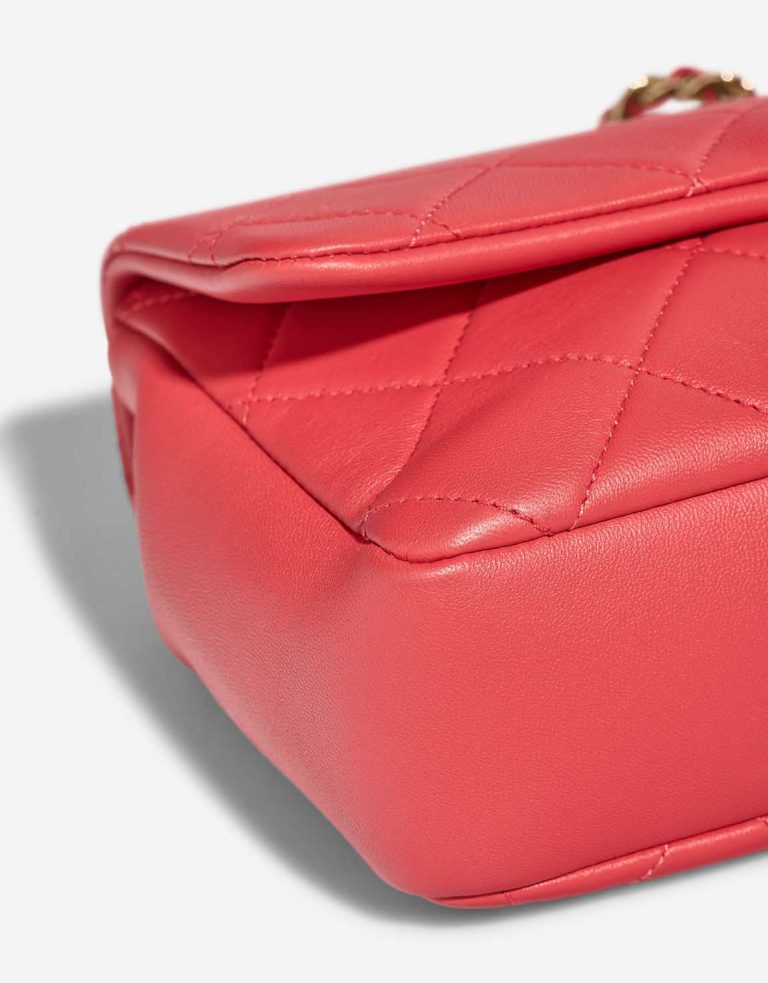 Chanel Timeless Flap Bag Medium Lamb Coral Red Signs of wear | Sell your designer bag