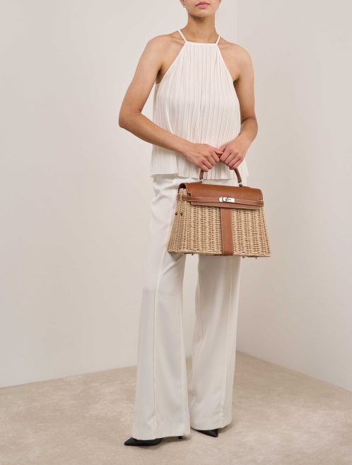 Hermès Kelly Picnic 35 Osier / Barénia Fauve / Naturel on Model | Sell your designer bag