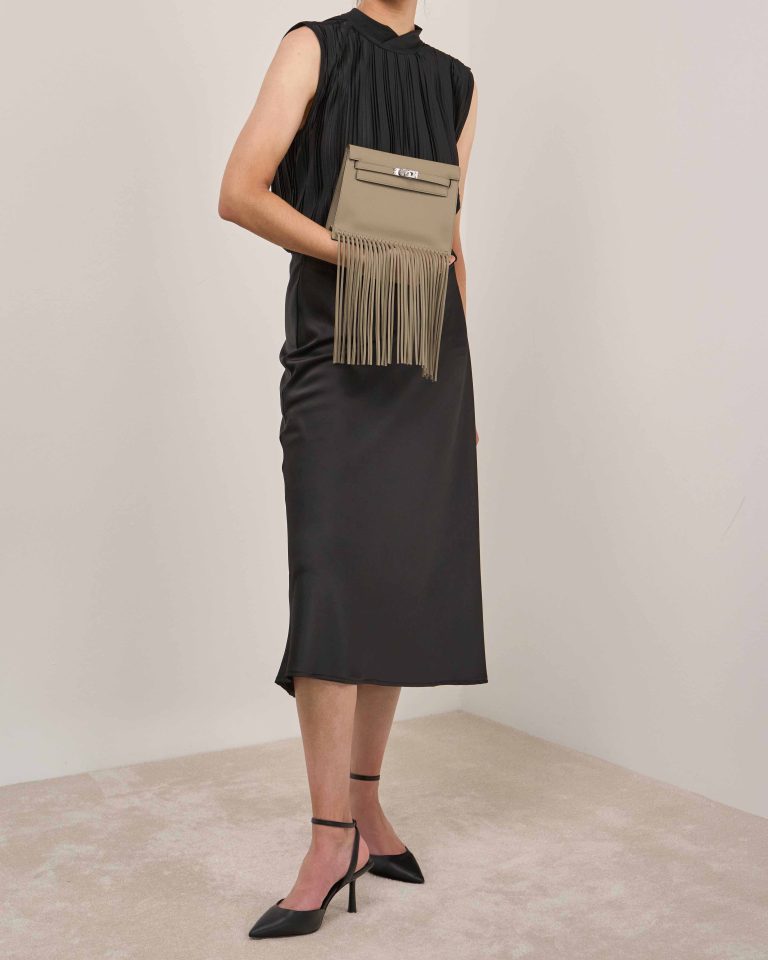 Hermès Kelly Danse Anate Swift Beige Marfa Front | Verkaufen Sie Ihre Designer-Tasche