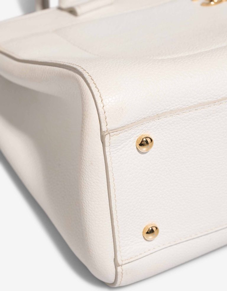 Chanel Neo Executive Medium Calf White Signs of wear | Sell your designer bag