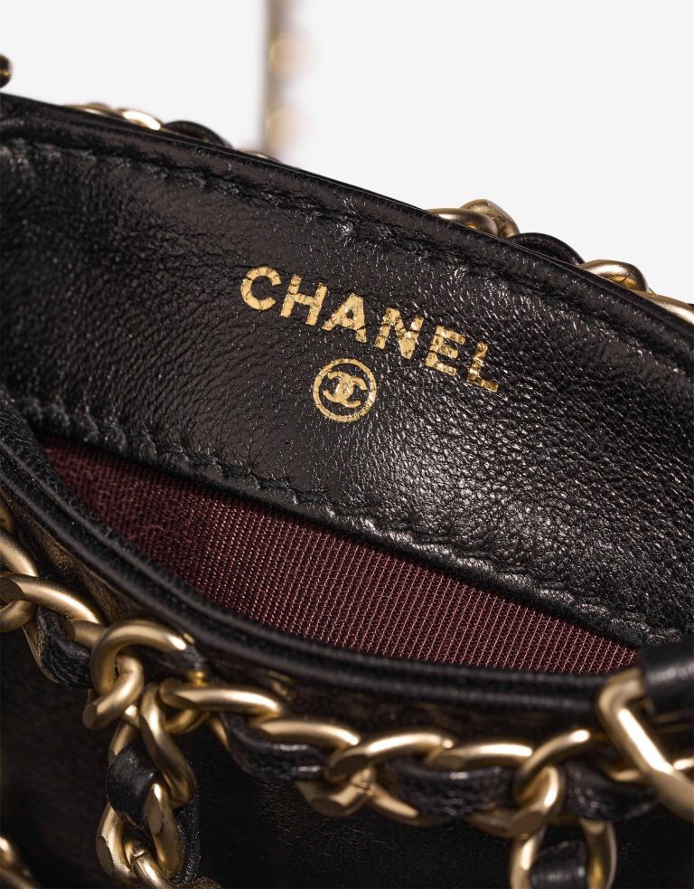 Chanel Phone Holder Lamb Black Logo | Vendez votre sac de créateur