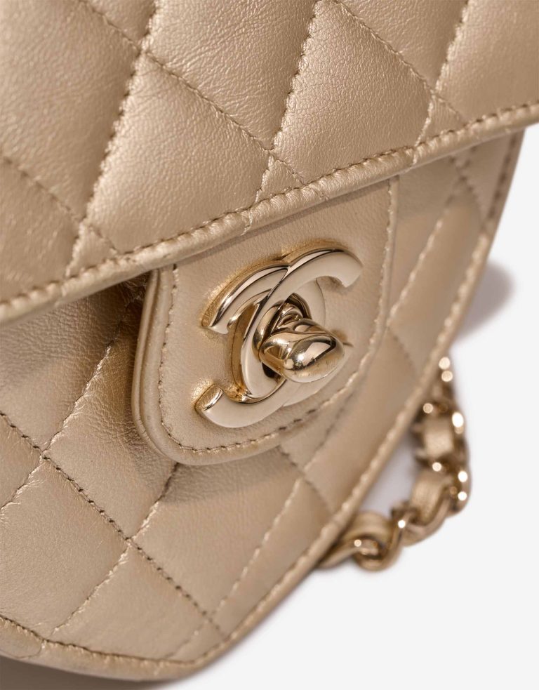 Chanel Timeless Heart Small Lamb Gold Closing System | Vendez votre sac de créateur