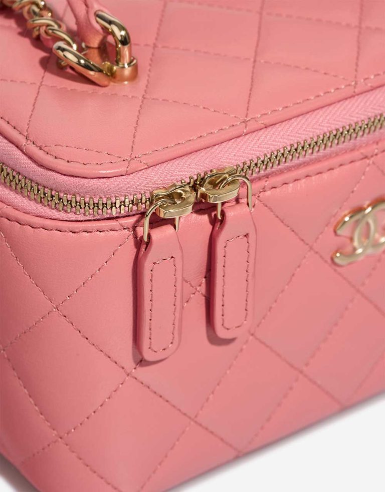 Chanel Vanity Small Lamb Pink Closing System | Sell your designer bag