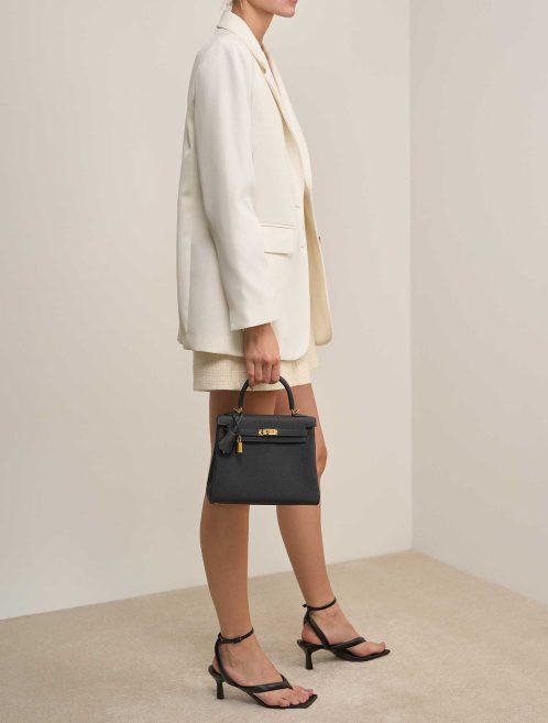 Hermès Kelly 25 Togo Caban on Model | Sell your designer bag