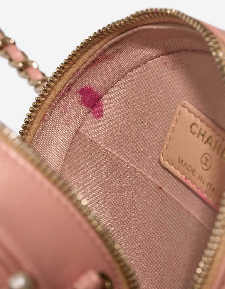 Chanel 19 Round Clutch Lamb Blush  Signs of wear | Sell your designer bag