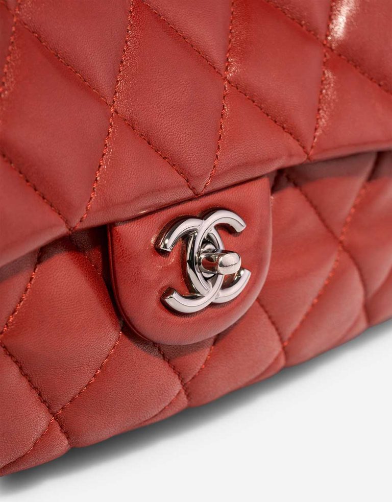 Chanel Timeless Maxi à rabat Sac en agneau rouge Système de fermeture | Vendez votre sac de créateur