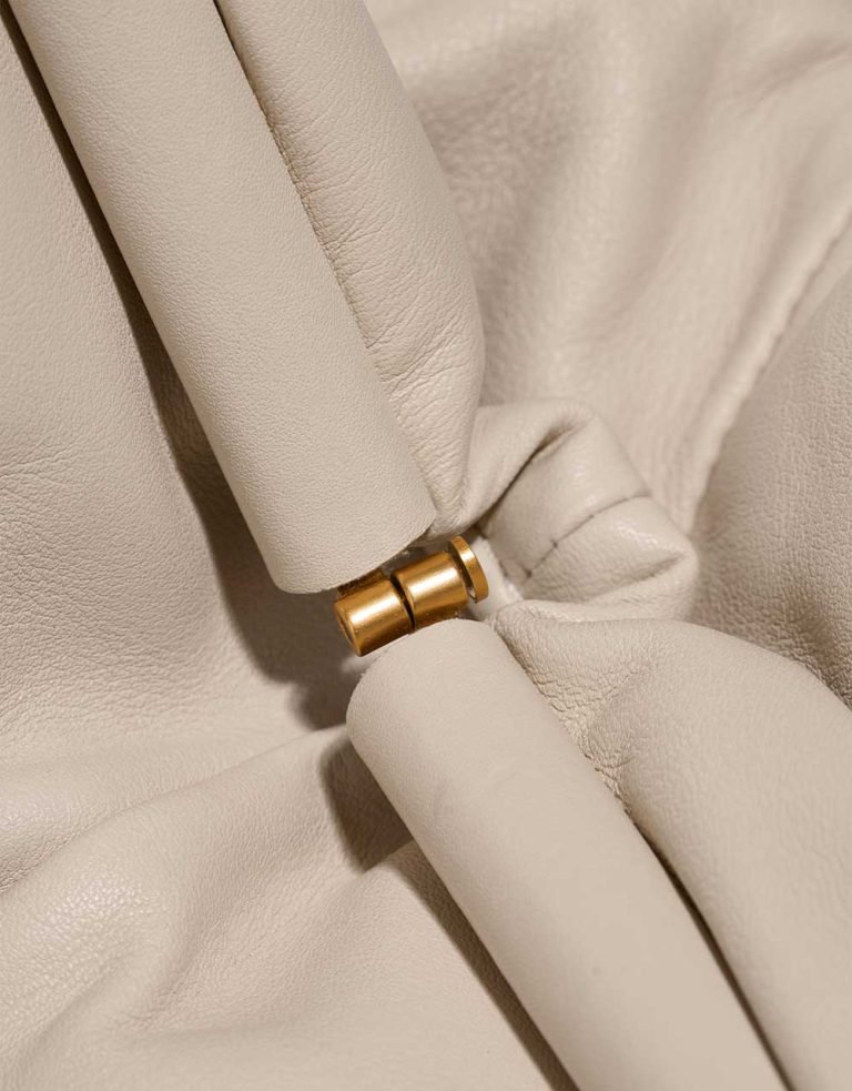 Bottega Veneta Pouch Calf White Front | Sell your designer bag
