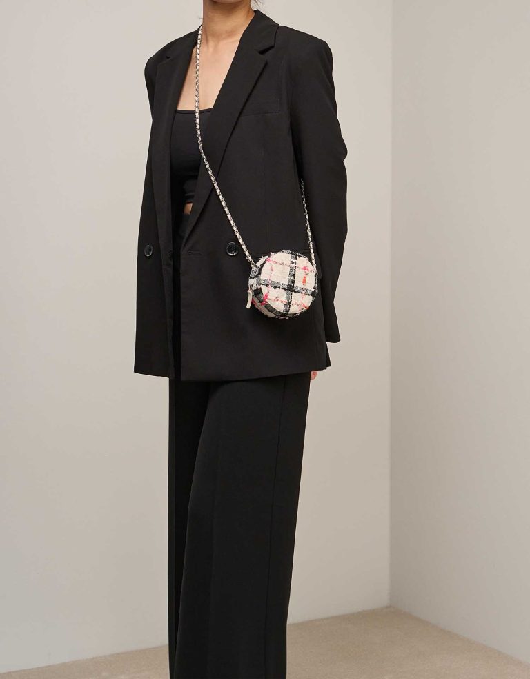 Chanel Round Clutch Medium Tweed White / Black Front | Sell your designer bag