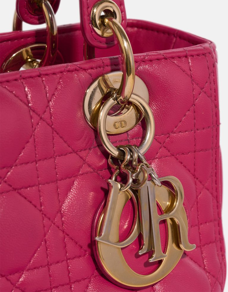 Dior Lady Medium Agneau Rose Système de fermeture | Vendre votre sac de créateur