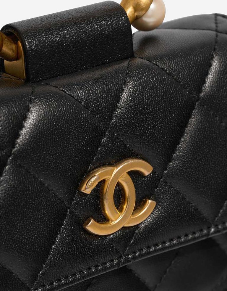 Chanel Clutch Lamb Black Closing System | Sell your designer bag