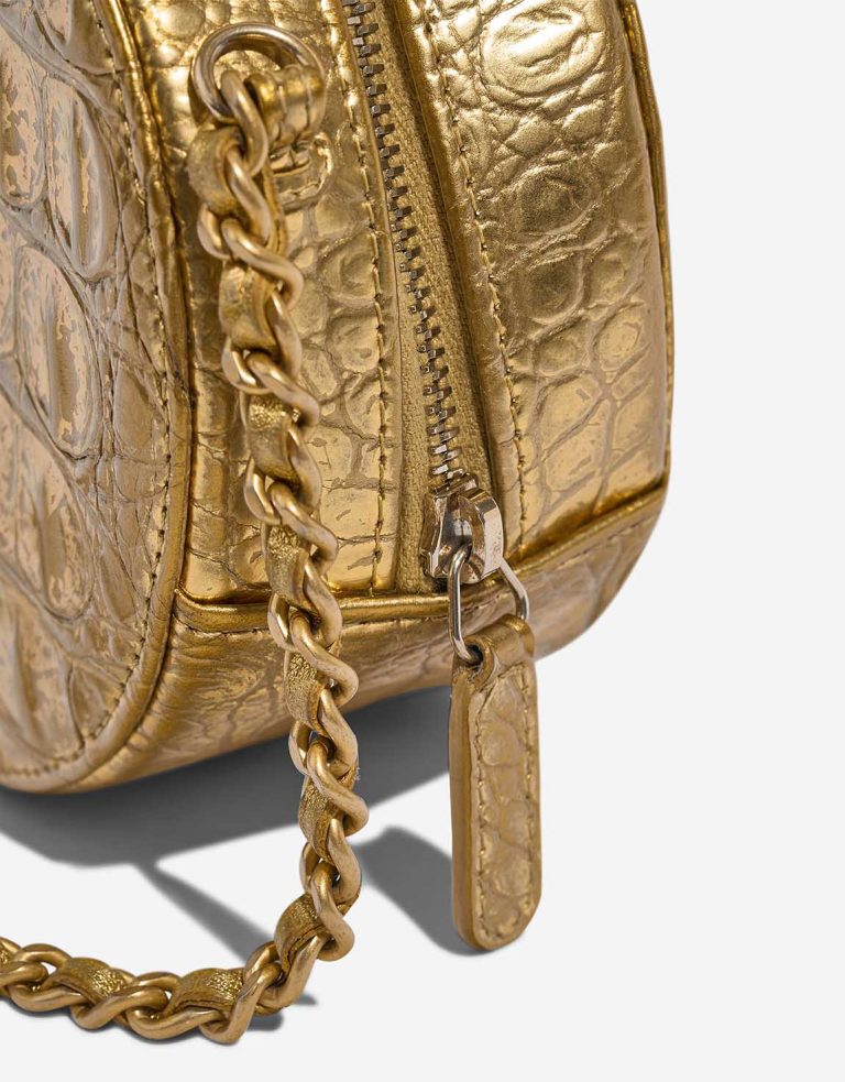 Chanel Round Clutch Calf Gold Closing System | Sell your designer bag