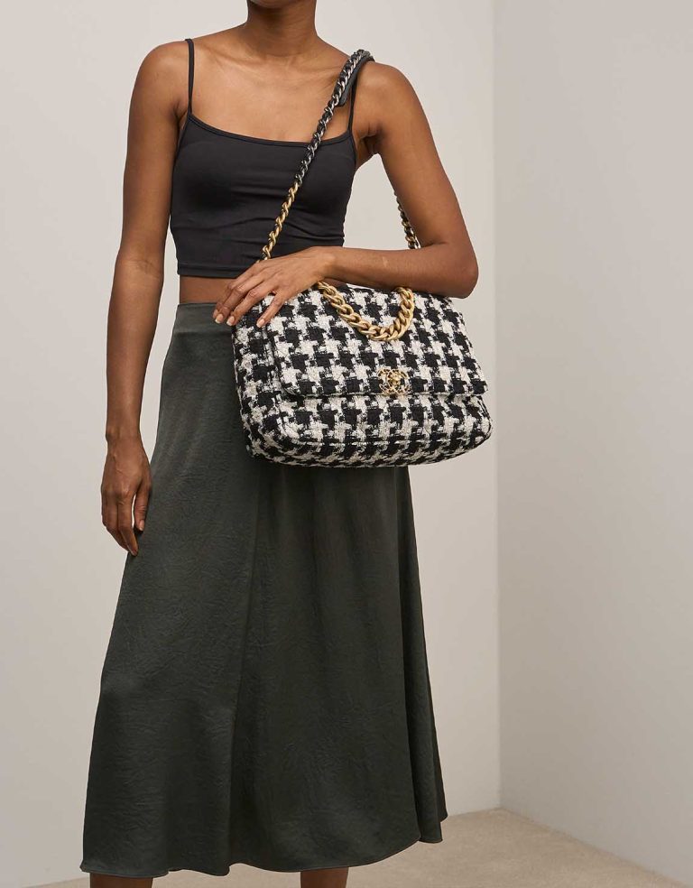 Chanel 19 Maxi Tweed Black / White Front | Sell your designer bag