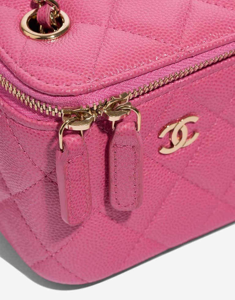 Chanel Vanity Mini Lamb Pink Closing System | Sell your designer bag