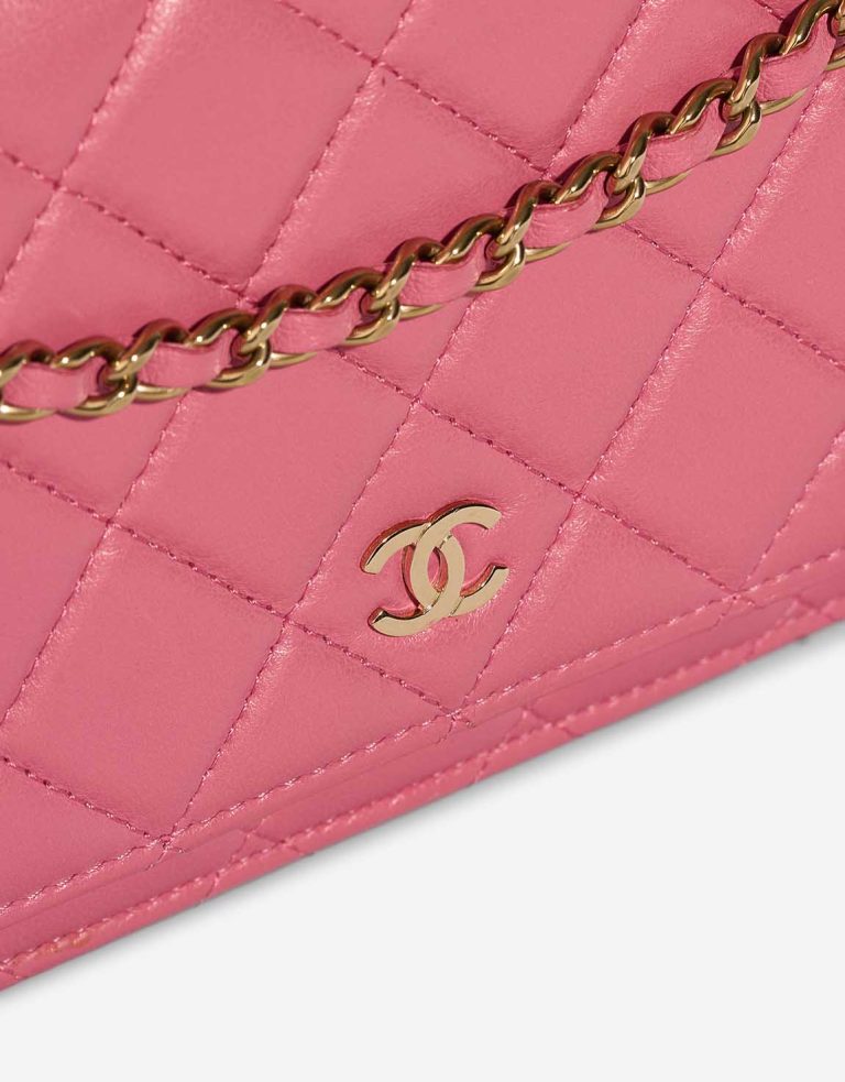 Chanel Timeless Wallet On Chain Lamb Pink Closing System | Sell your designer bag