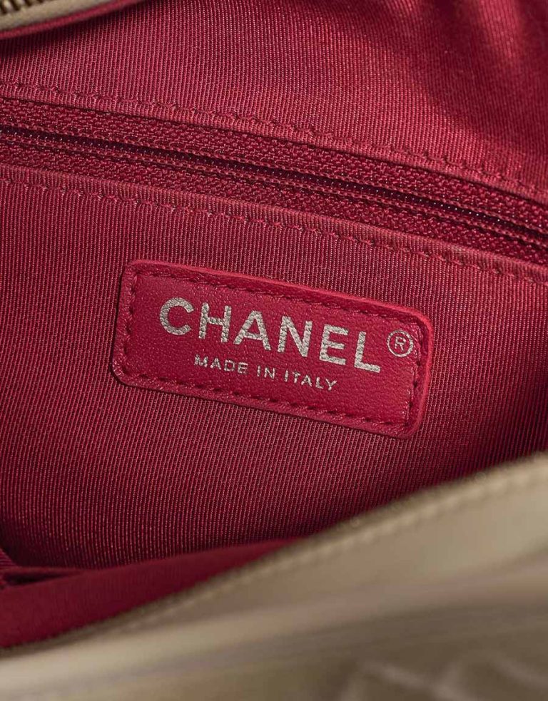 Chanel Gabrielle Medium Aged Kalbsleder Leder Logo | Verkaufen Sie Ihre Designer-Tasche