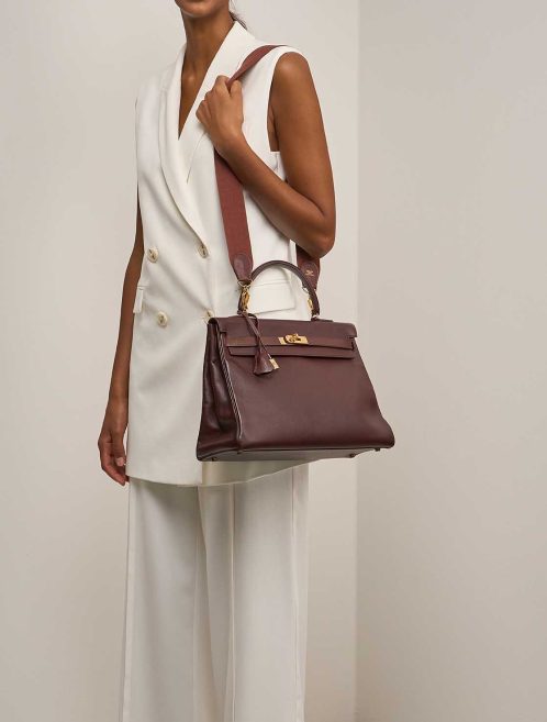 Hermès Kelly 35 Courchevel Brown on Model | Sell your designer bag