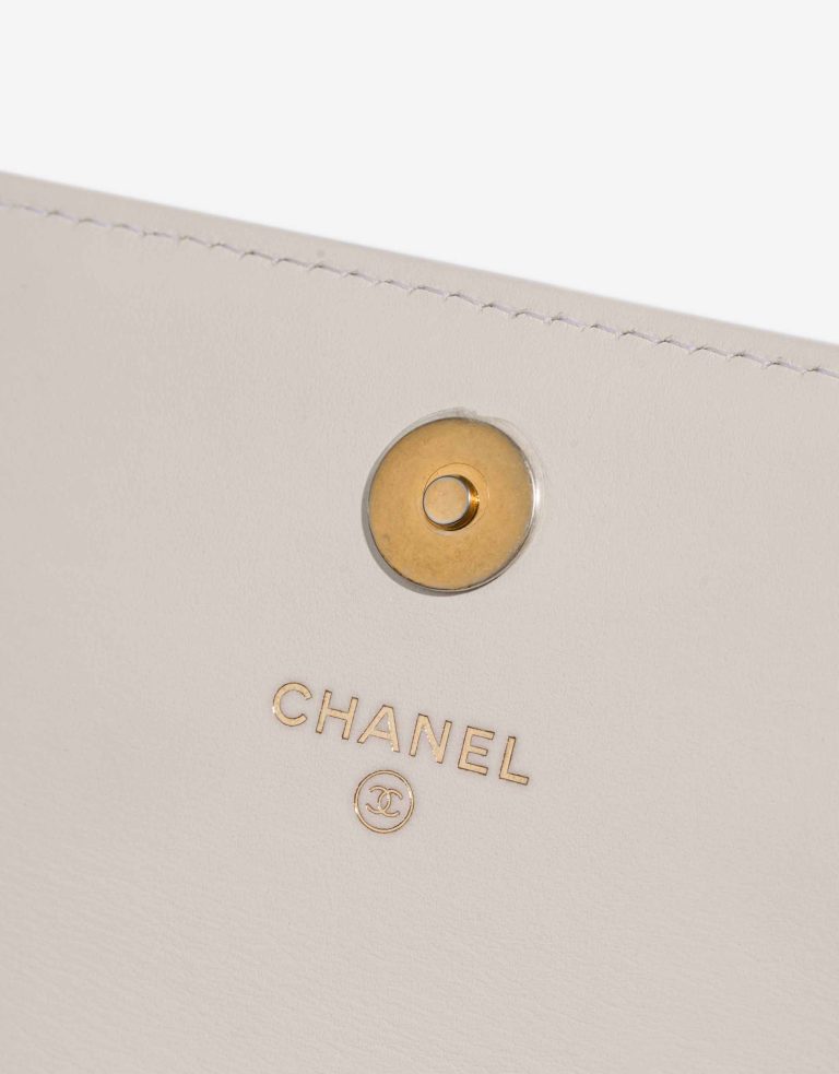 Chanel Enchained Wallet On Chain Calf White Closing System | Sell your designer bag