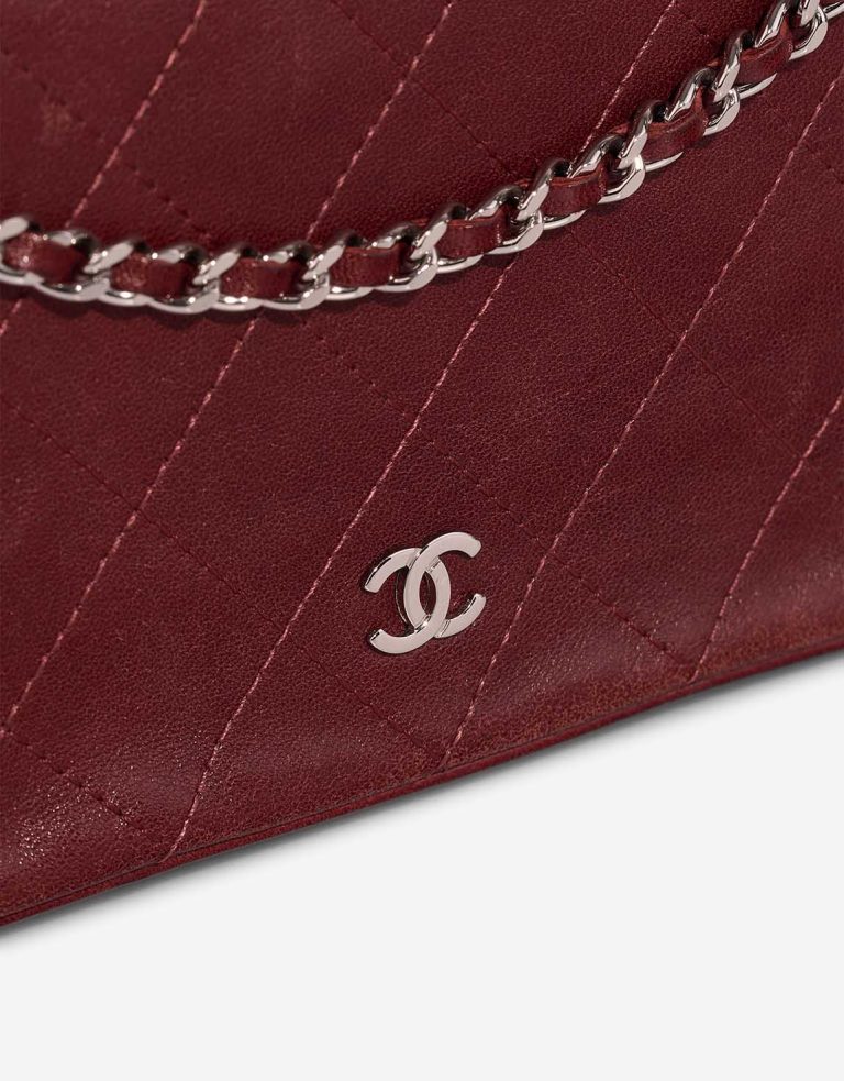 Chanel Flap Bag Klein Kalbsleder Dunkelrot Verschluss-System | Verkaufen Sie Ihre Designer-Tasche