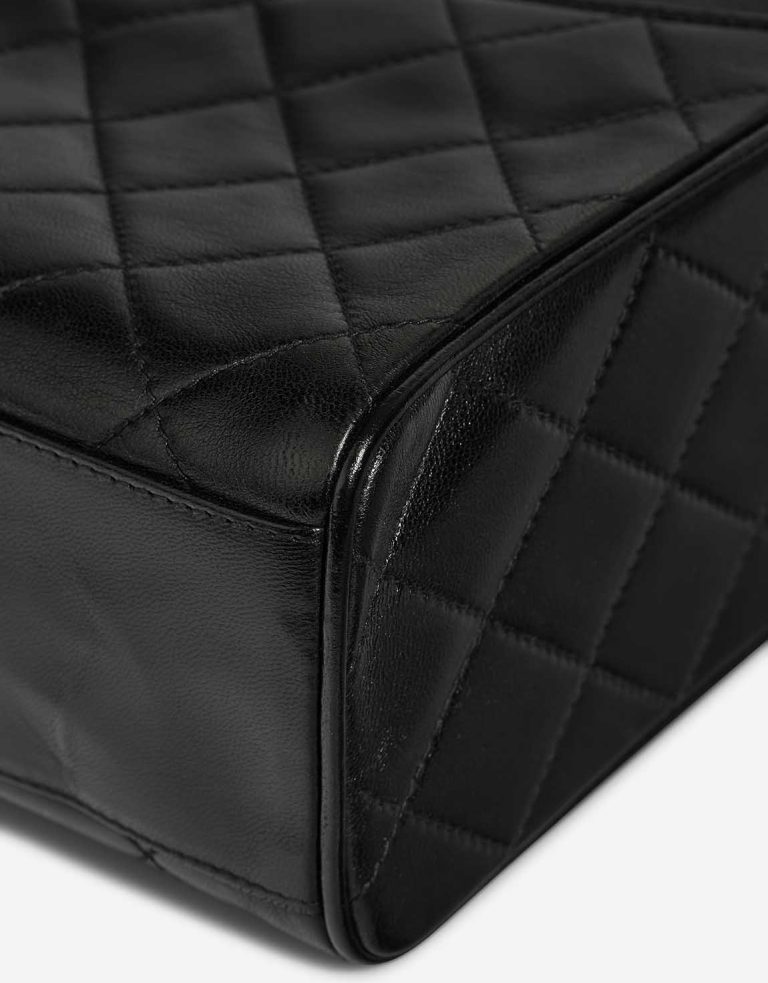 Chanel Handle Lamb Black Signs of wear | Sell your designer bag